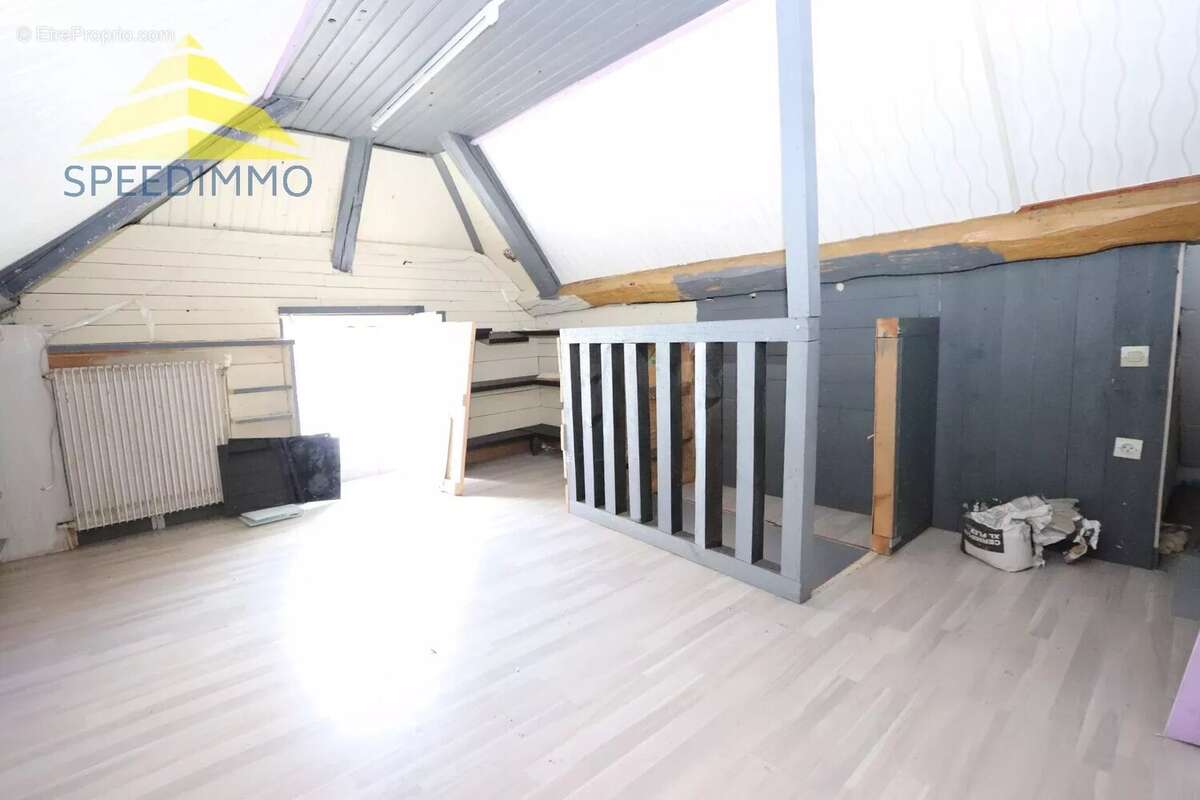 Maison à MANDRES-LES-ROSES