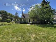 Maison à LE MESNIL-SAINT-DENIS