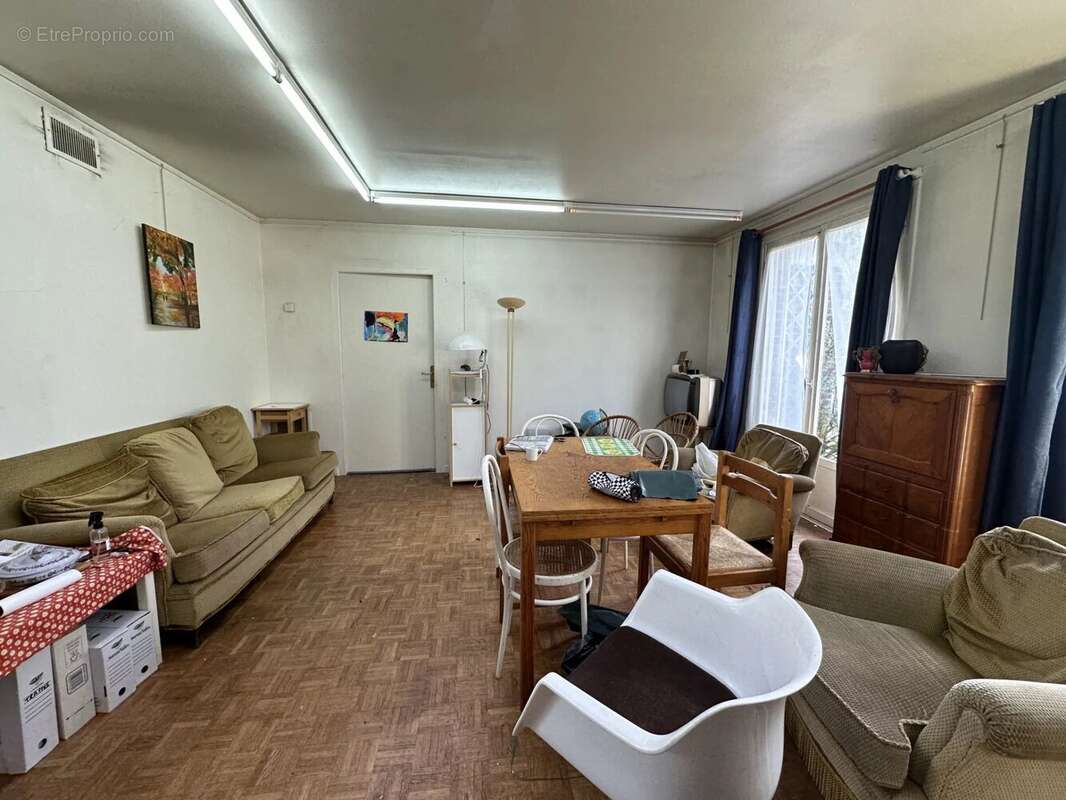 Maison à LE MESNIL-SAINT-DENIS