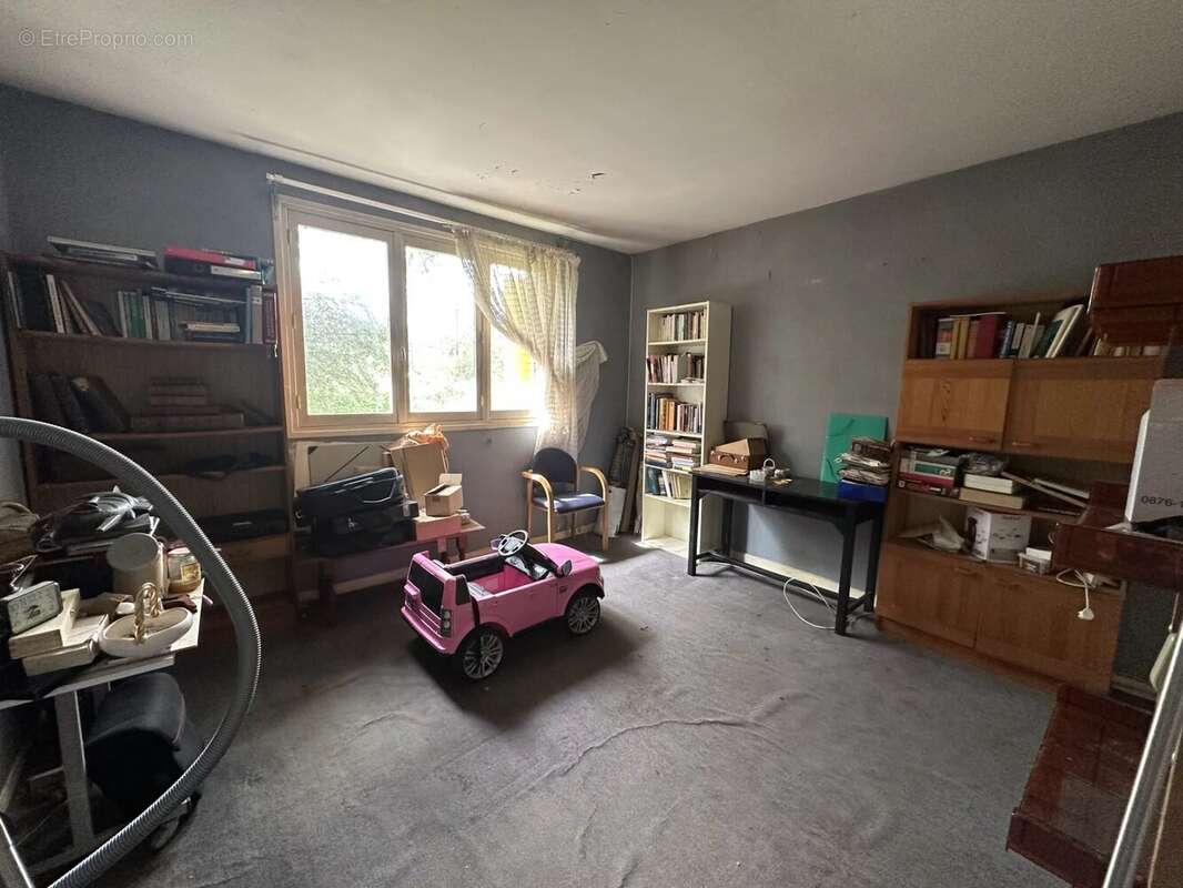 Maison à LE MESNIL-SAINT-DENIS