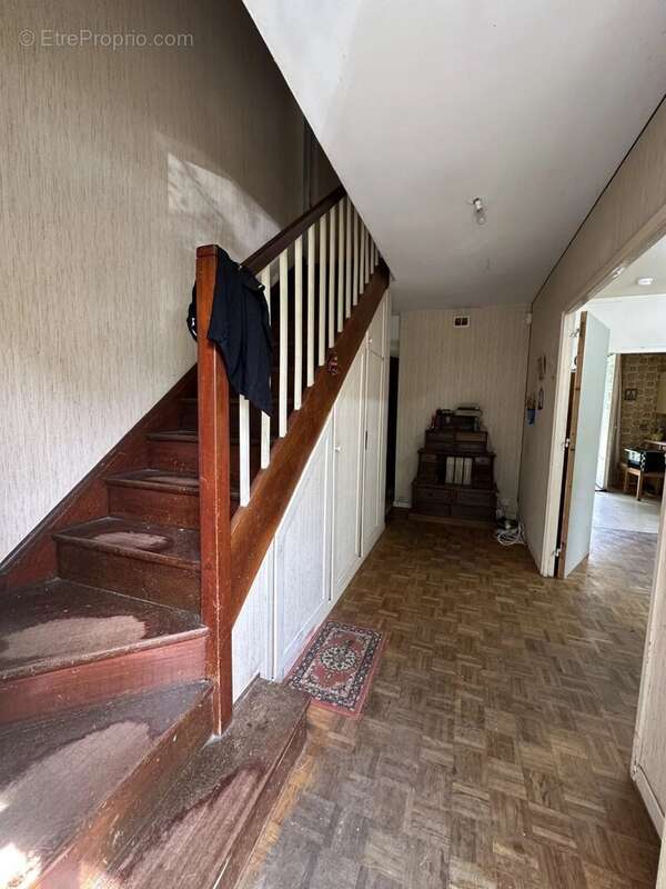 Maison à LE MESNIL-SAINT-DENIS