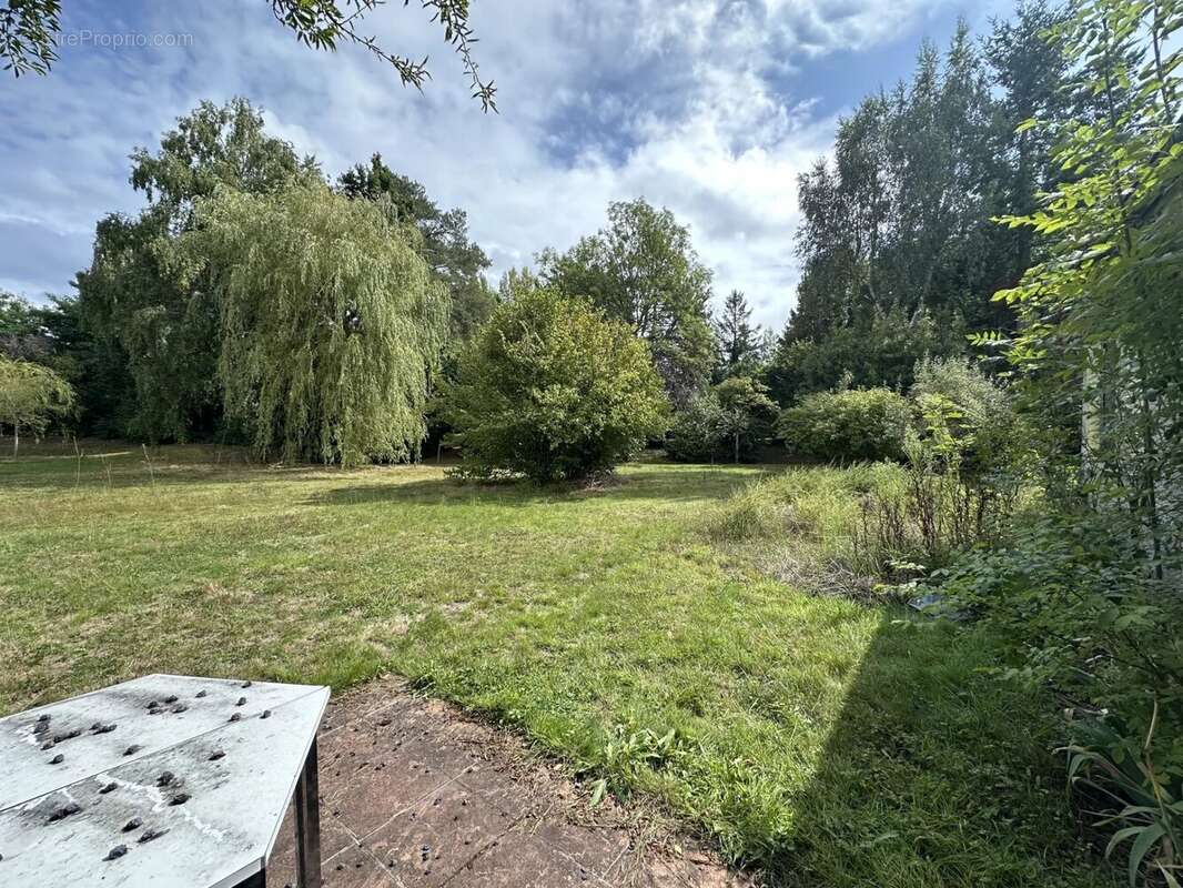 Maison à LE MESNIL-SAINT-DENIS