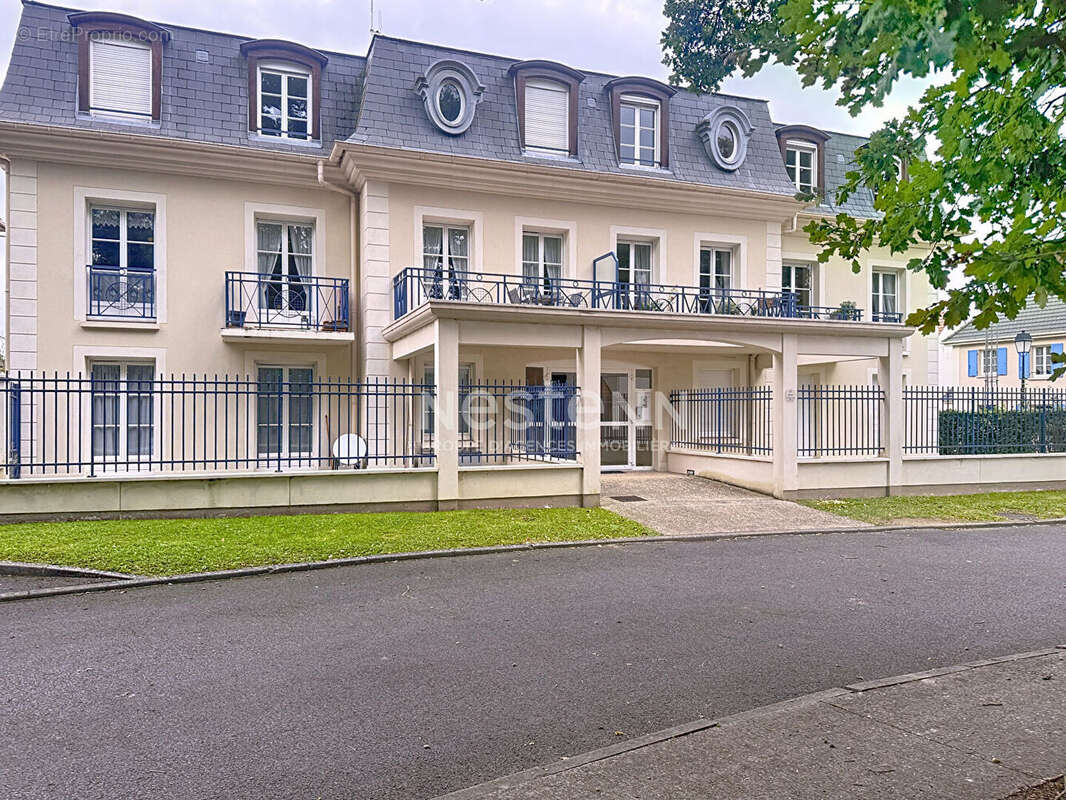 Appartement à LAMORLAYE