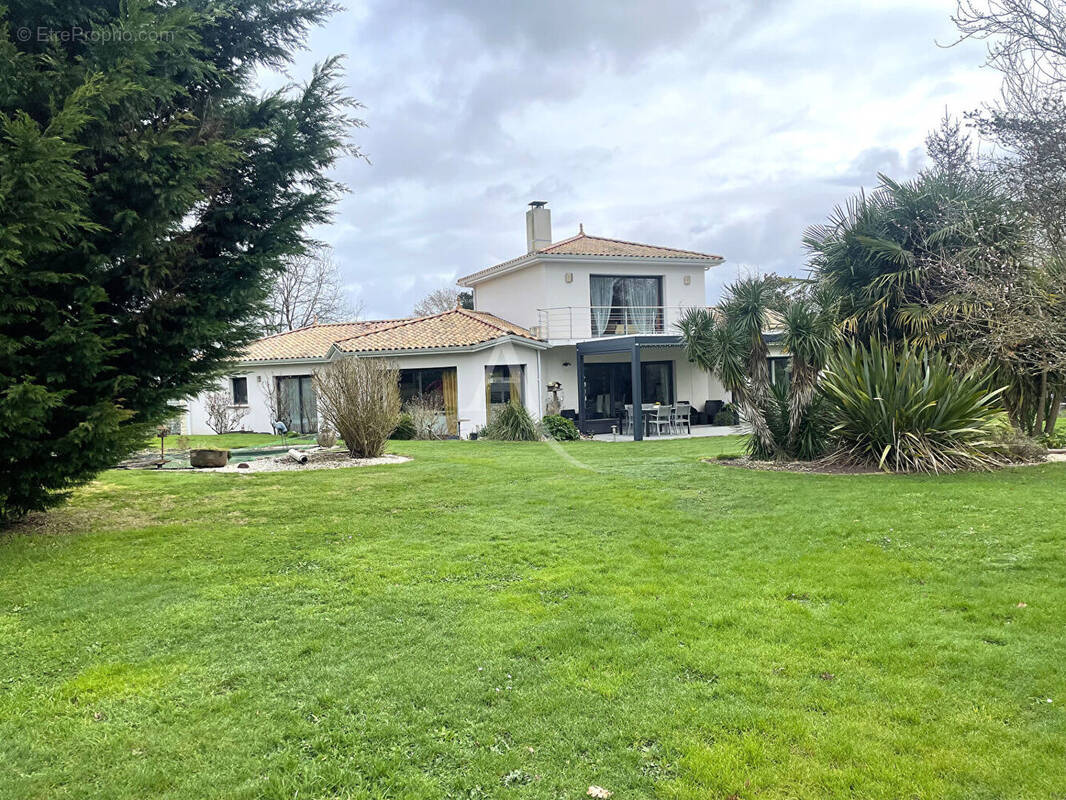 Maison à SAINT-PHILBERT-DE-GRAND-LIEU