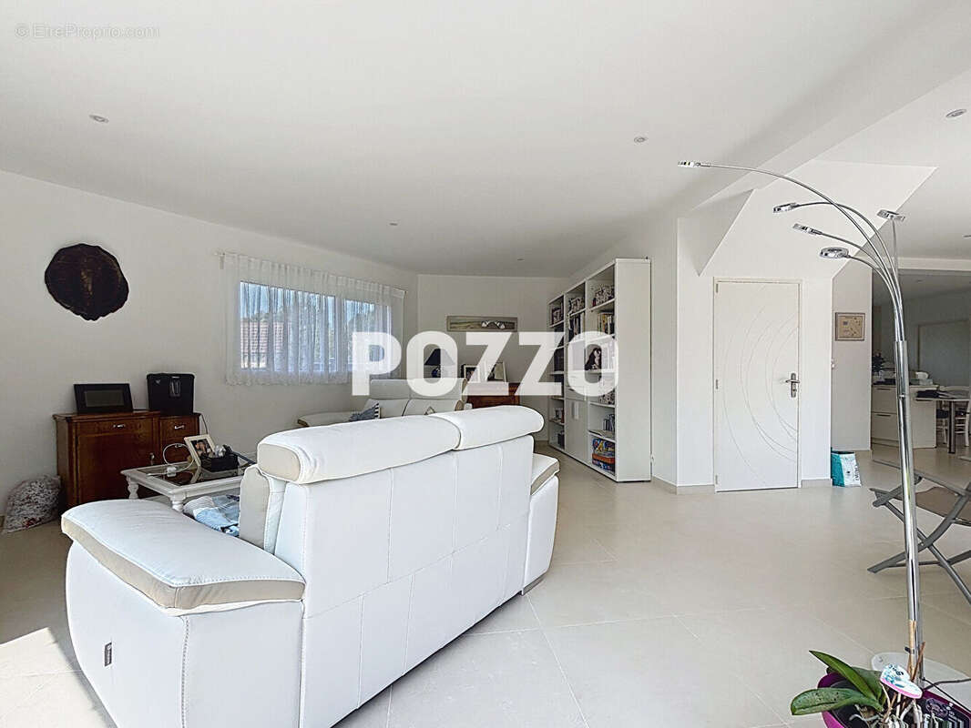 Maison à AGON-COUTAINVILLE