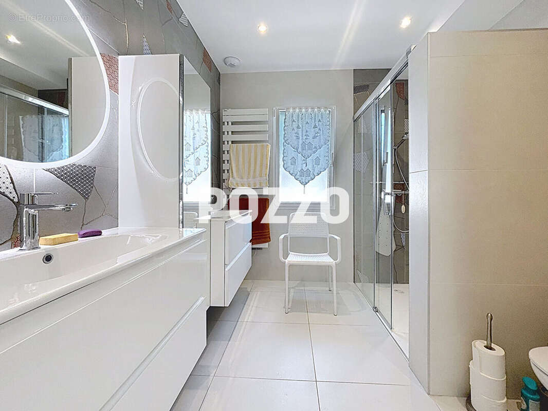 Maison à AGON-COUTAINVILLE