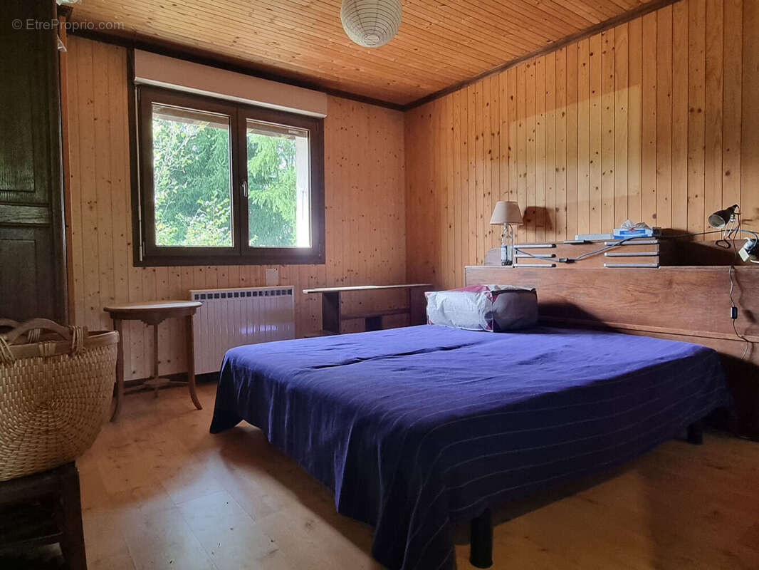 Maison à LES COMBES