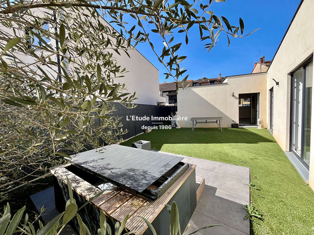 Maison à CHAMPAGNE-AU-MONT-D&#039;OR