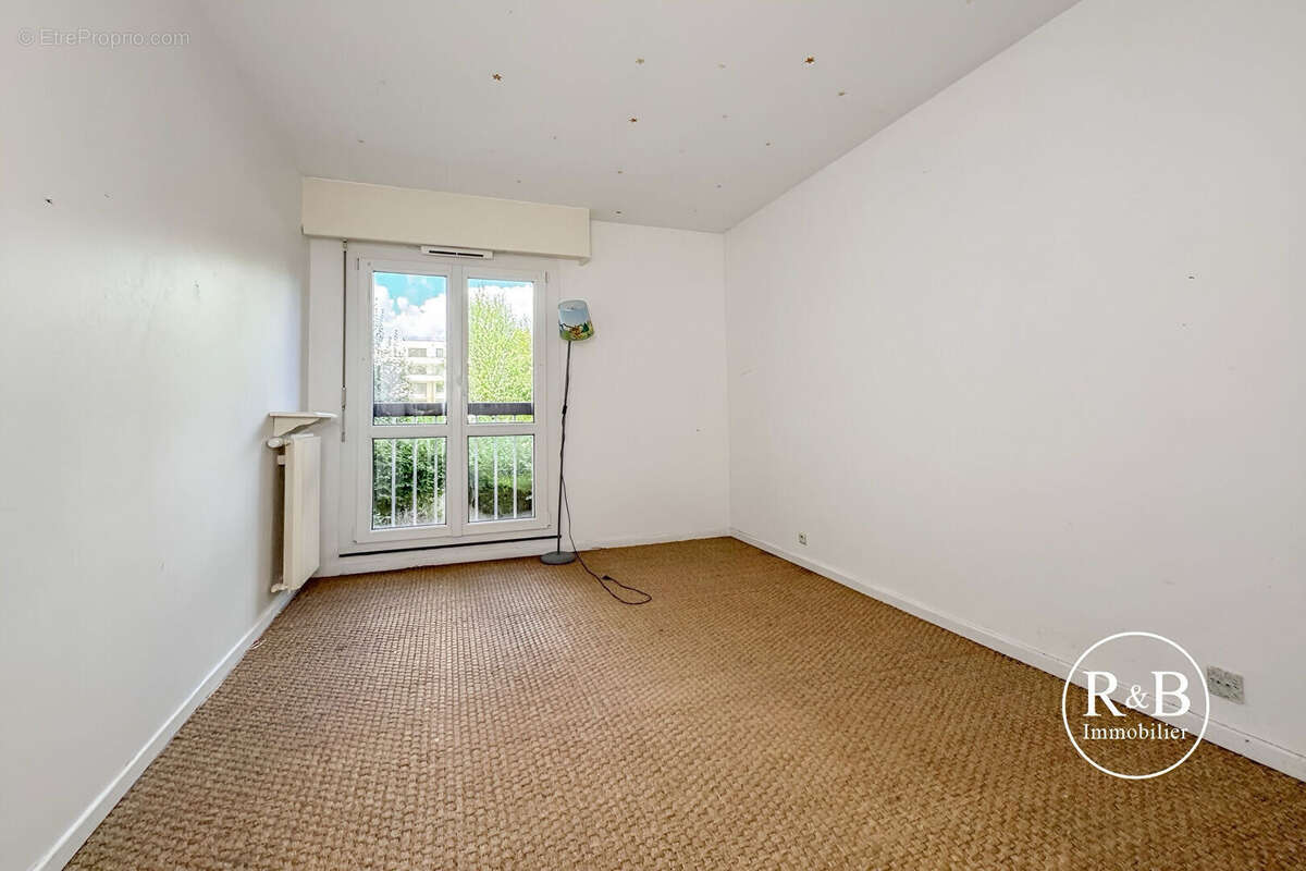 Appartement à LES CLAYES-SOUS-BOIS