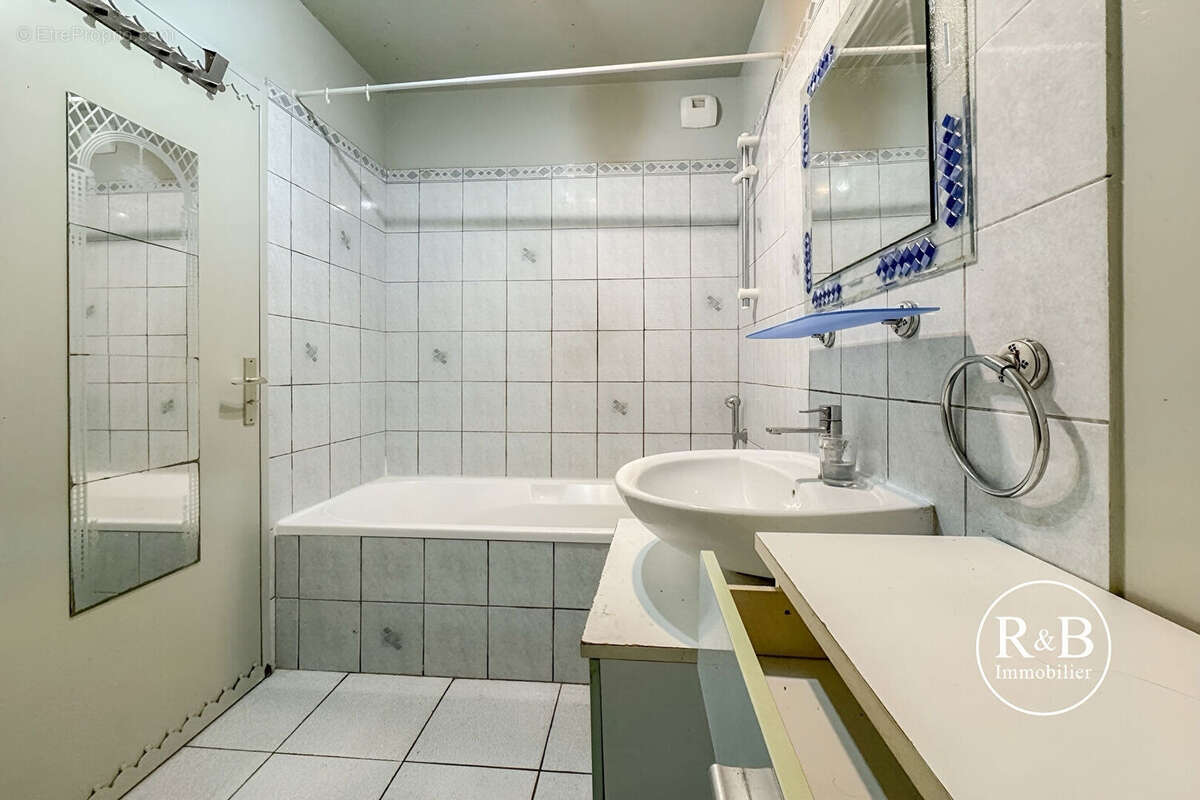 Appartement à LES CLAYES-SOUS-BOIS