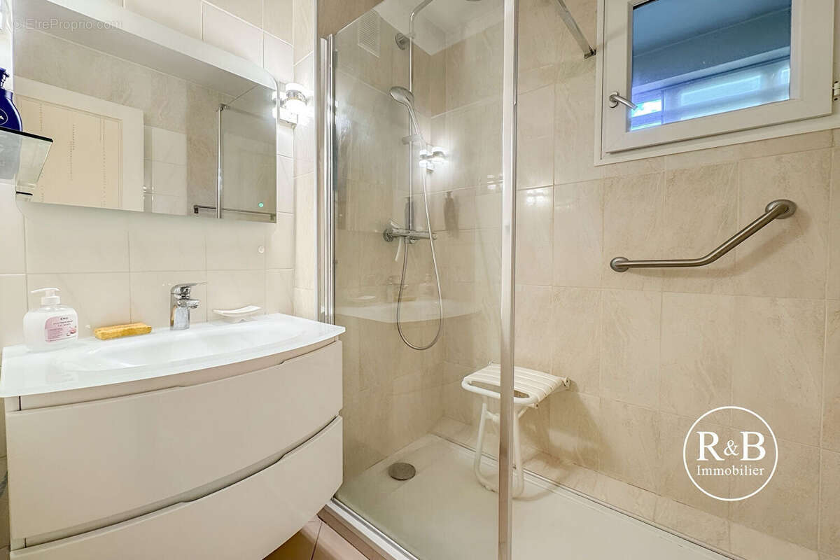 Appartement à LES CLAYES-SOUS-BOIS