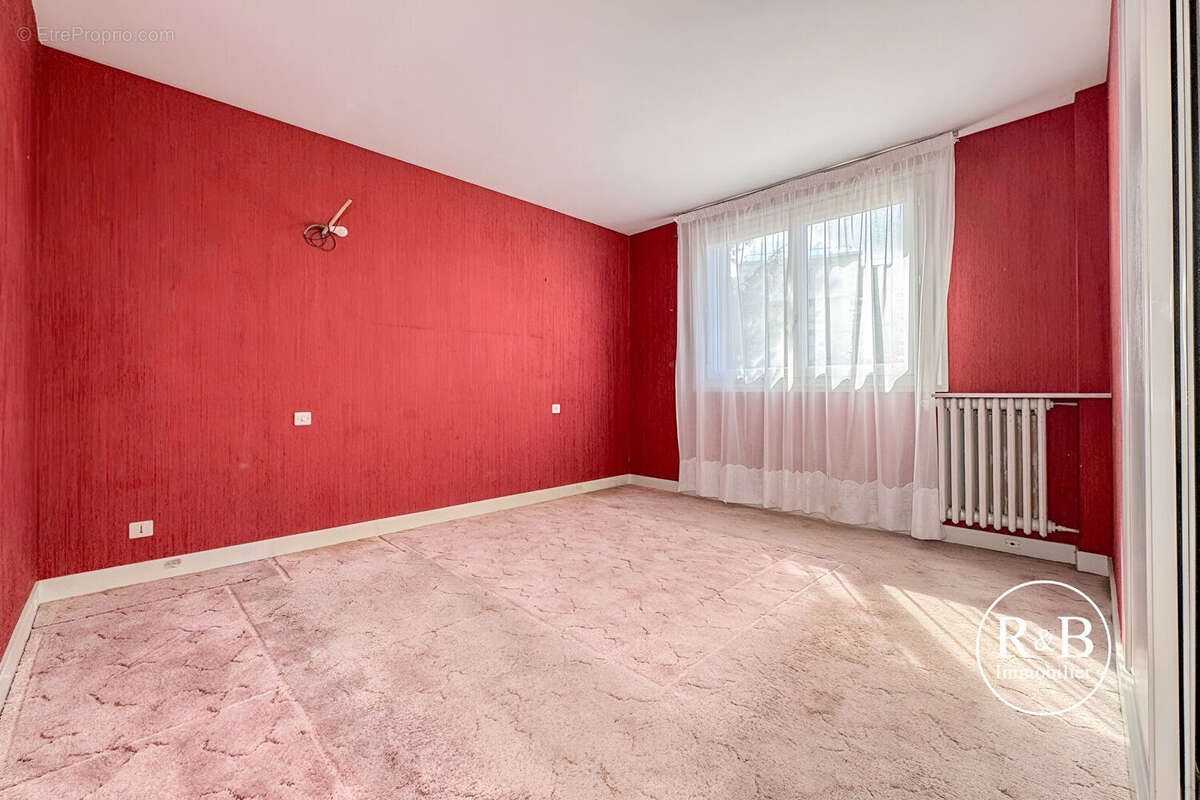 Appartement à LES CLAYES-SOUS-BOIS
