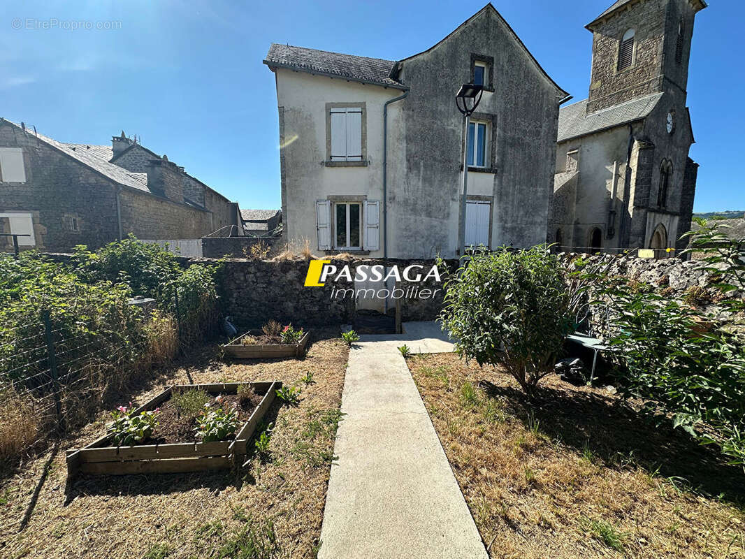 Maison à SEVERAC-LE-CHATEAU