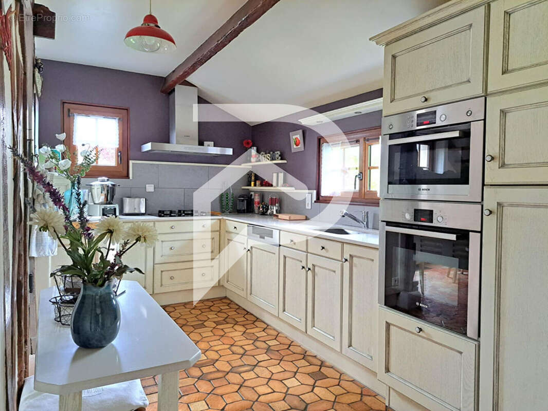 Maison à CREVECOEUR-LE-GRAND