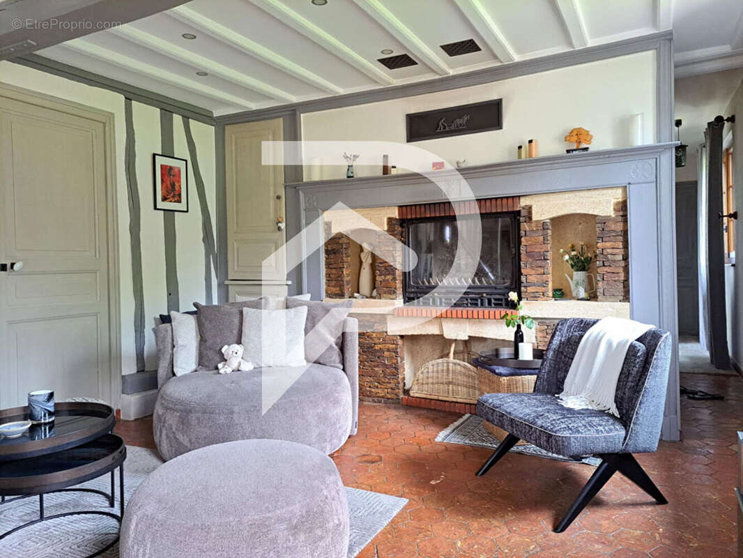 Maison à CREVECOEUR-LE-GRAND