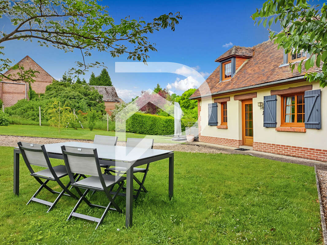 Maison à CREVECOEUR-LE-GRAND