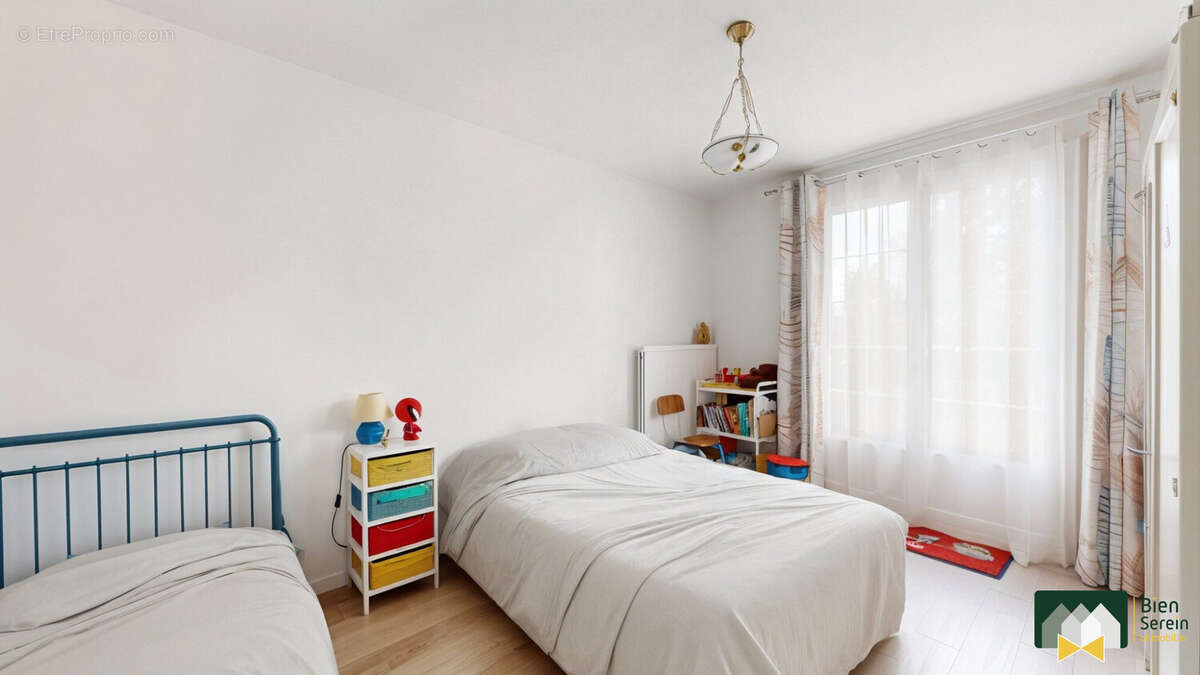 Chambre 2 -  rdc - Maison à LEVES