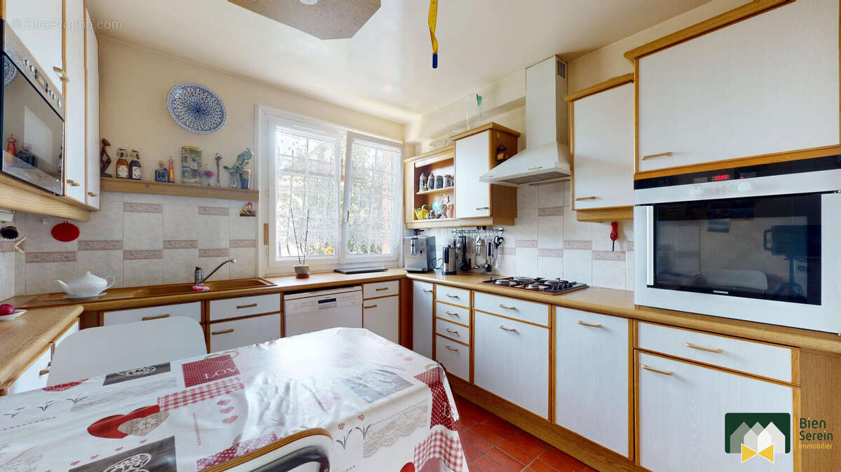 Cuisine - Maison à LEVES