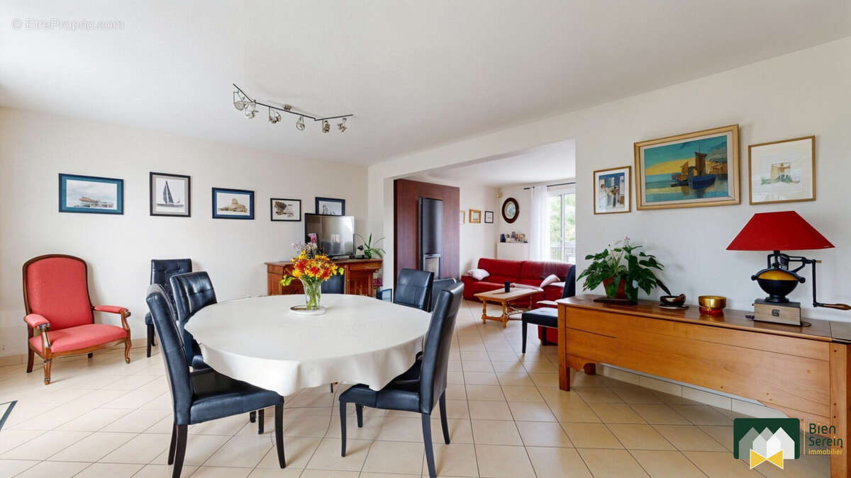 Pièce de vie  - Maison à LEVES