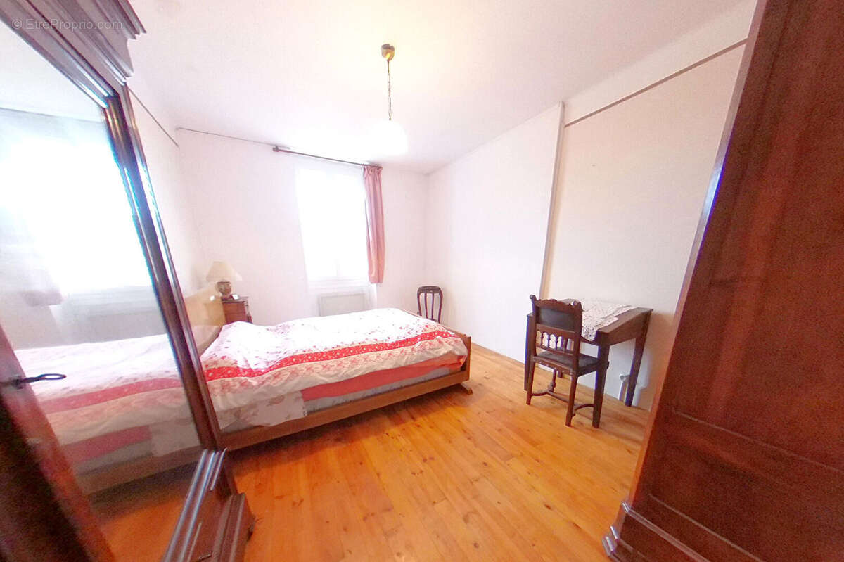 Maison à PUYLAROQUE