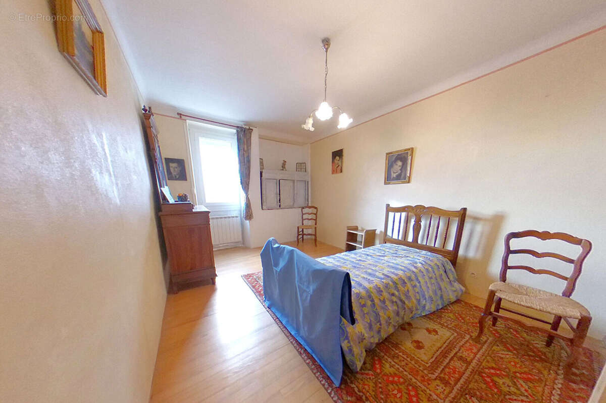 Maison à PUYLAROQUE