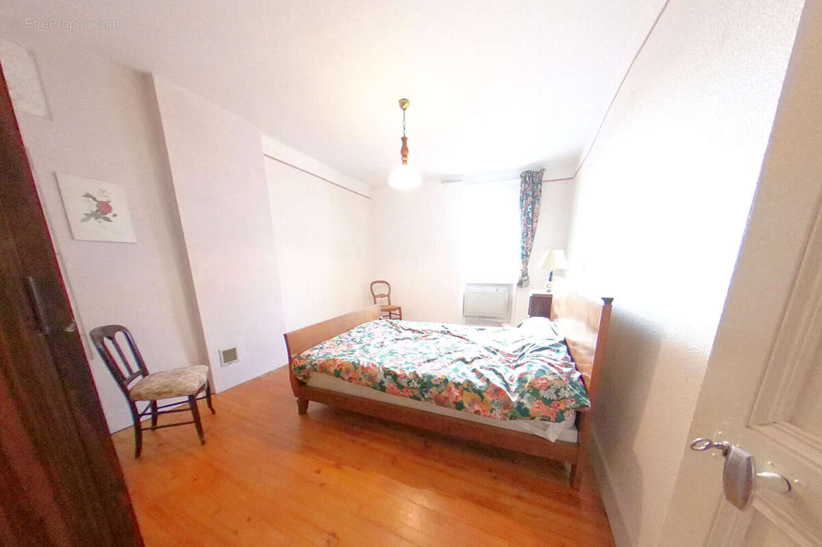 Maison à PUYLAROQUE