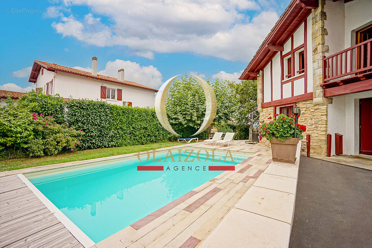 Maison à SAINT-PEE-SUR-NIVELLE