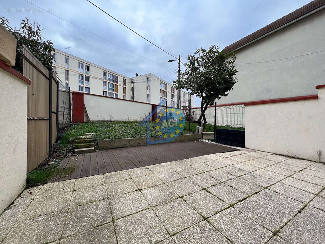 Maison à MANTES-LA-VILLE