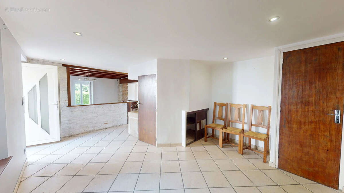 Maison à HAUTEVILLE-LOMPNES