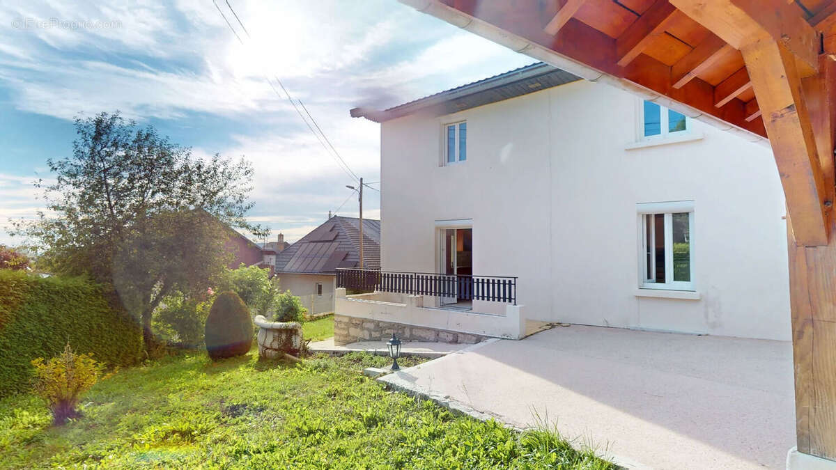 Maison à HAUTEVILLE-LOMPNES