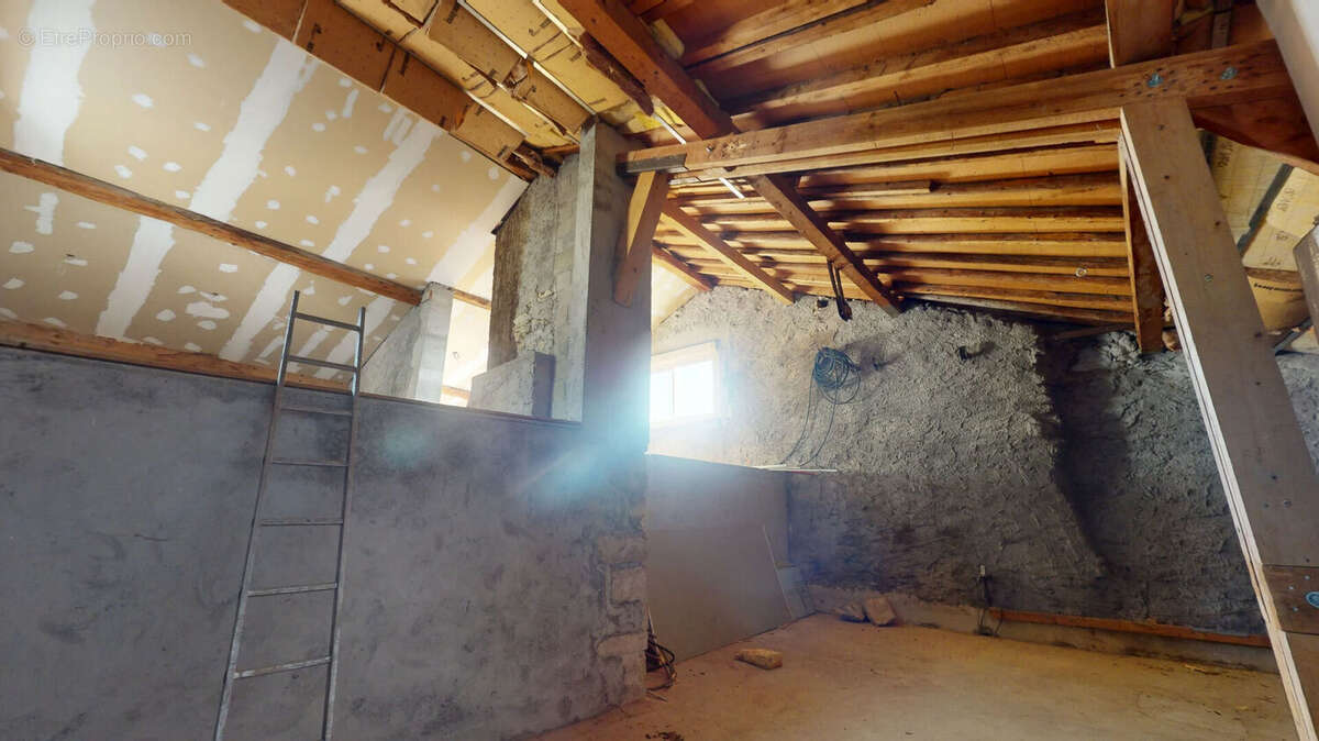 Maison à HAUTEVILLE-LOMPNES