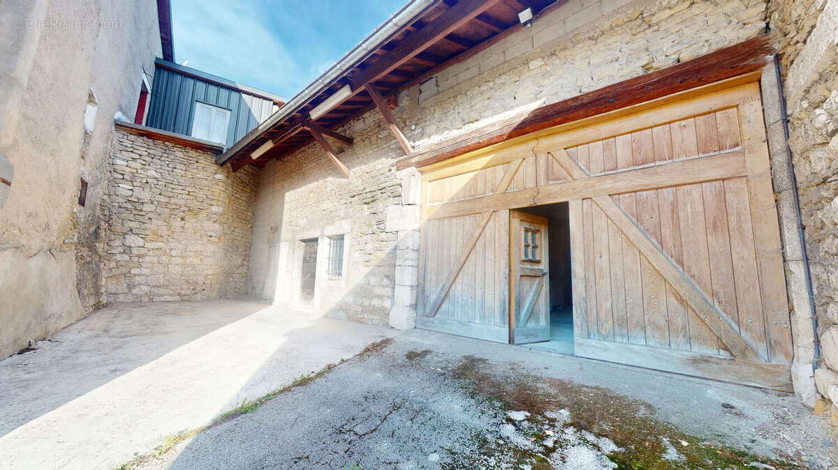 Maison à HAUTEVILLE-LOMPNES