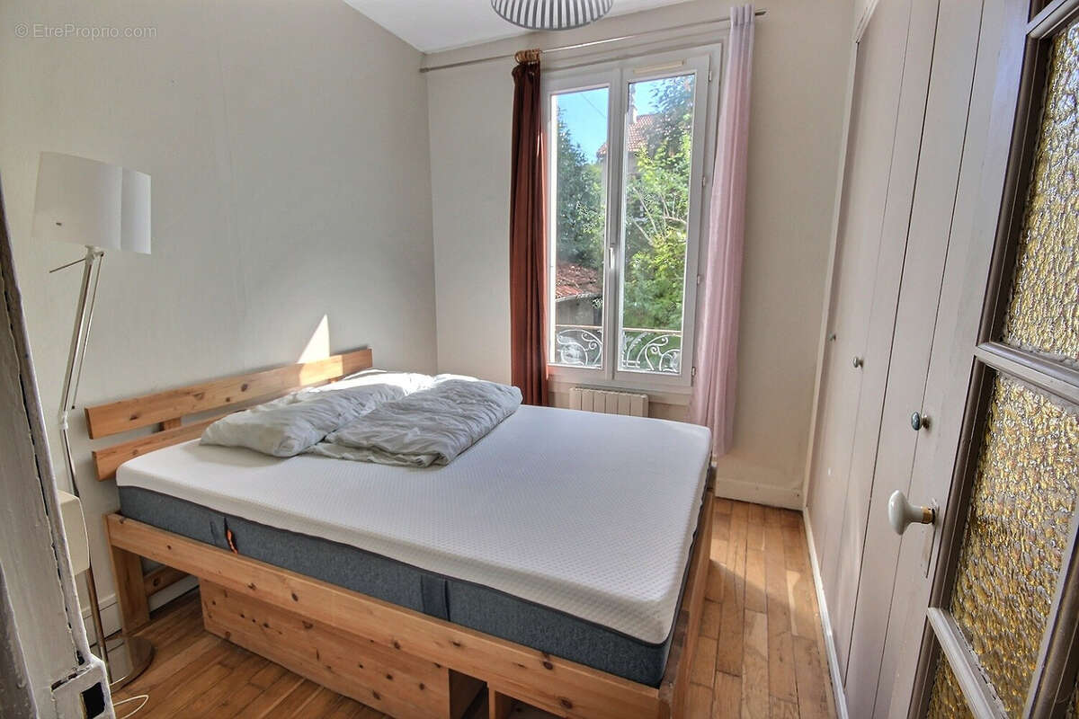 Appartement à SURESNES
