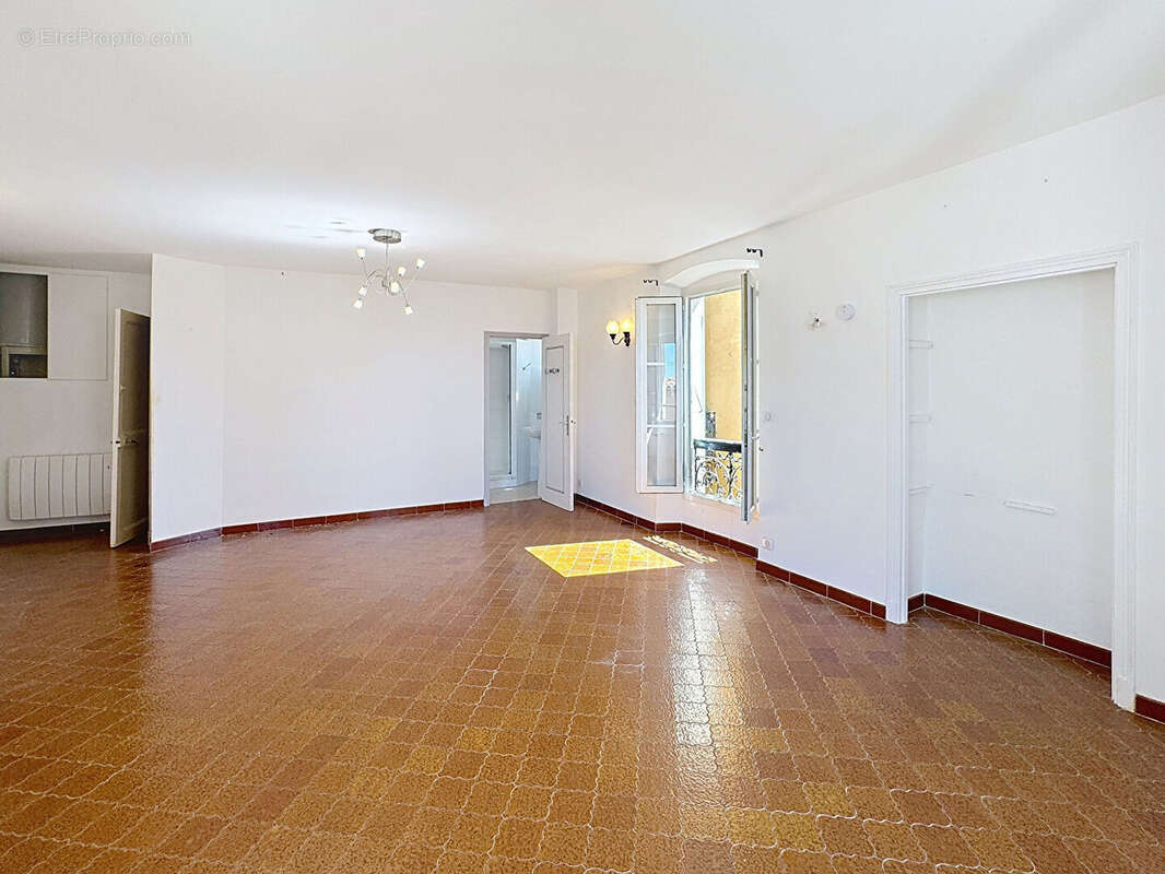 Appartement à ROQUEBRUNE-CAP-MARTIN
