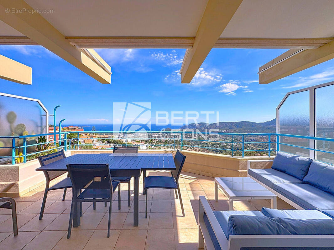 Appartement à MANDELIEU-LA-NAPOULE