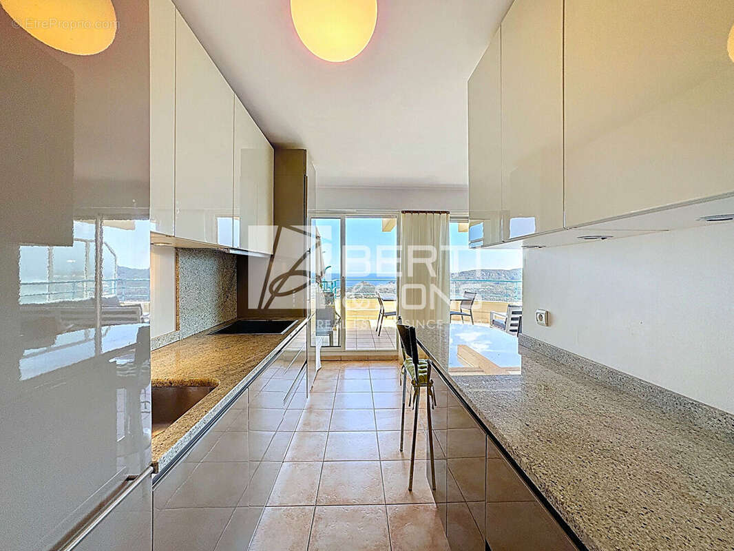 Appartement à MANDELIEU-LA-NAPOULE