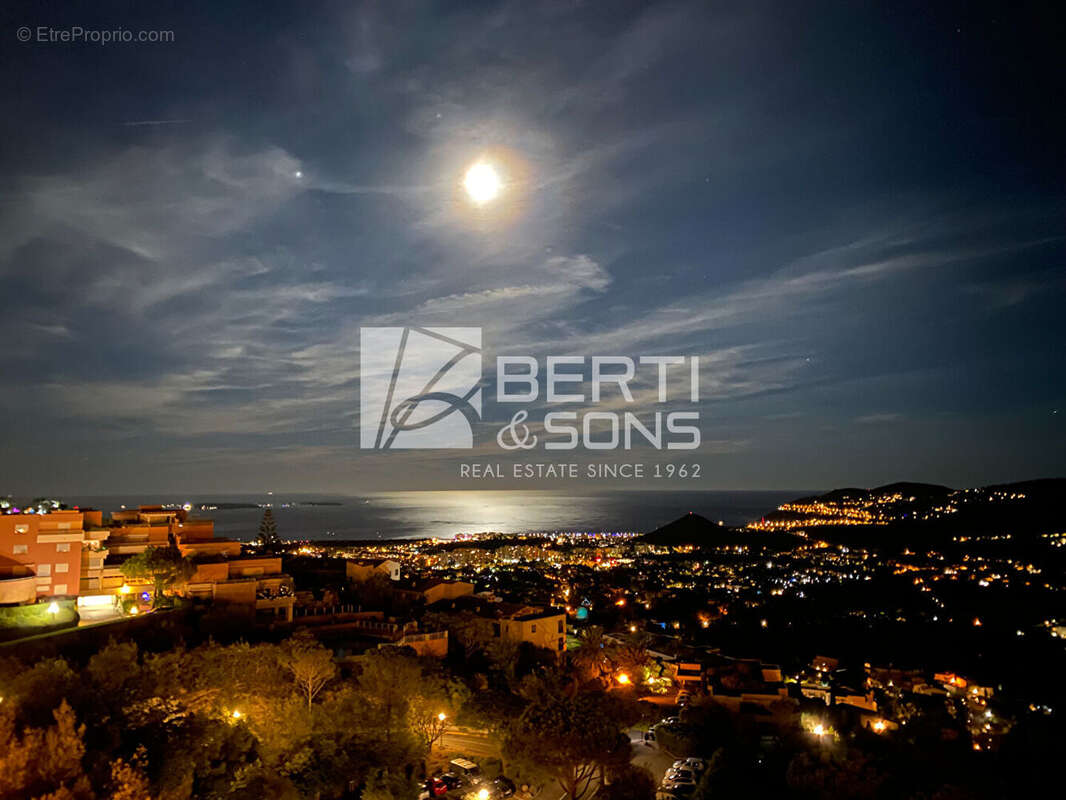 Appartement à MANDELIEU-LA-NAPOULE