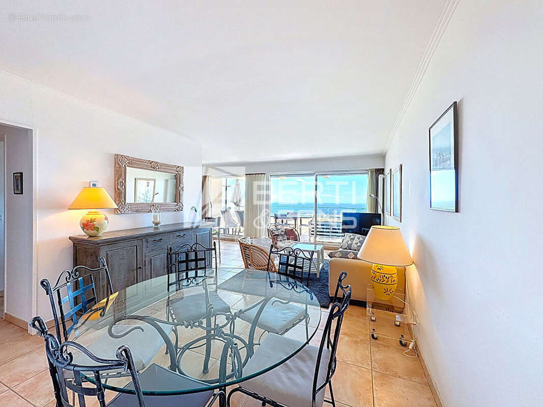 Appartement à MANDELIEU-LA-NAPOULE