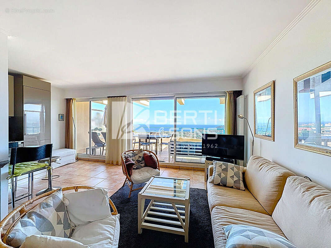 Appartement à MANDELIEU-LA-NAPOULE