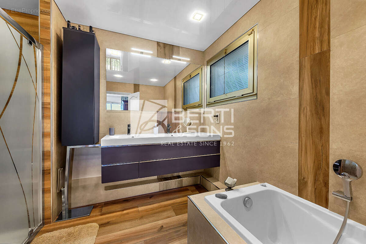 Maison à MANDELIEU-LA-NAPOULE