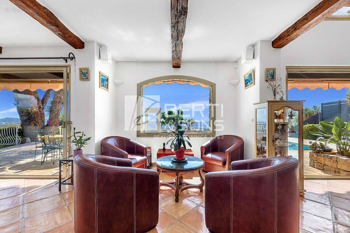 Maison à MANDELIEU-LA-NAPOULE