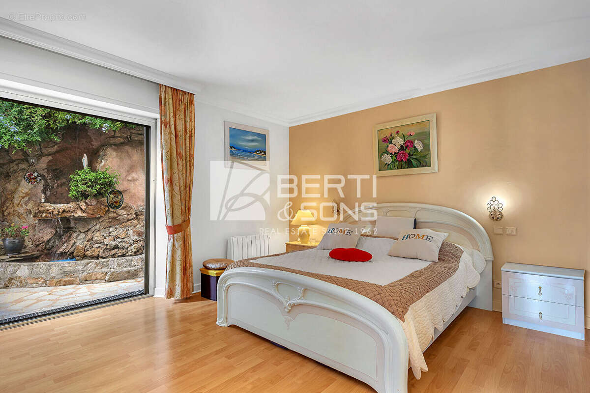 Maison à MANDELIEU-LA-NAPOULE