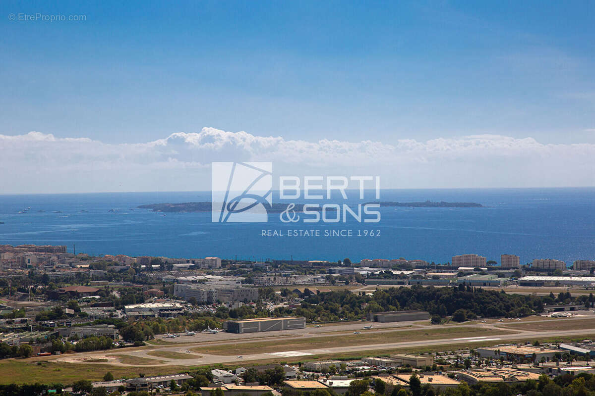 Maison à MANDELIEU-LA-NAPOULE