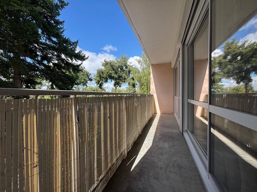 Appartement à SAINTRY-SUR-SEINE