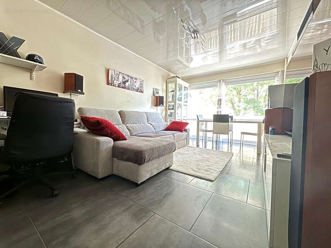 Appartement à SAINTRY-SUR-SEINE