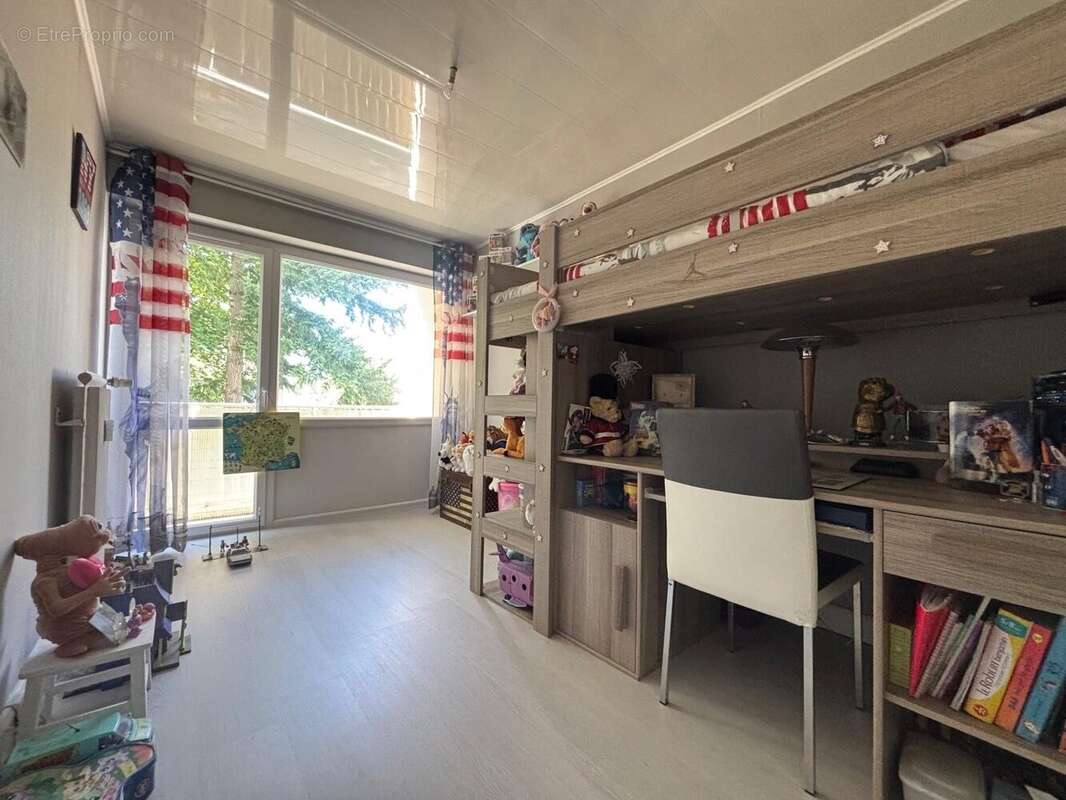 Appartement à SAINTRY-SUR-SEINE