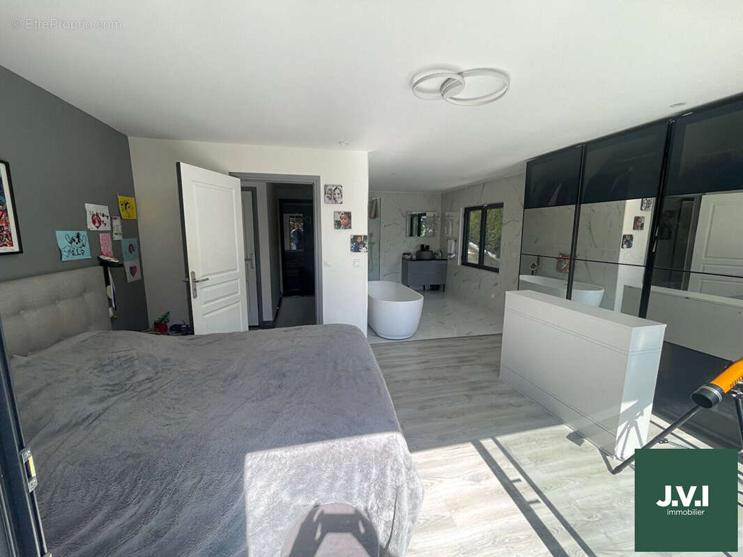 Maison à MONTMORENCY