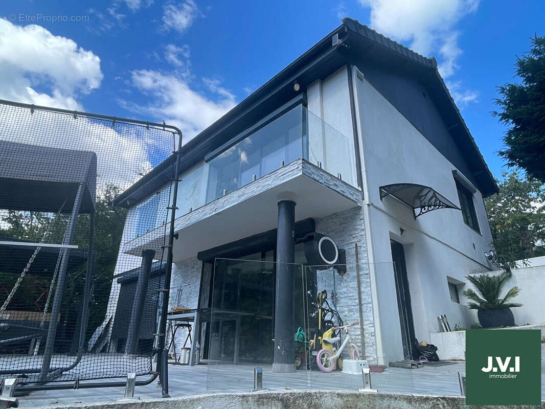 Maison à MONTMORENCY