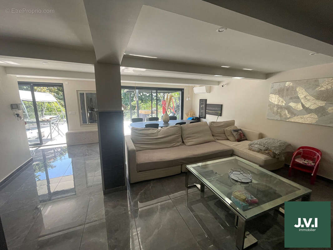 Maison à MONTMORENCY