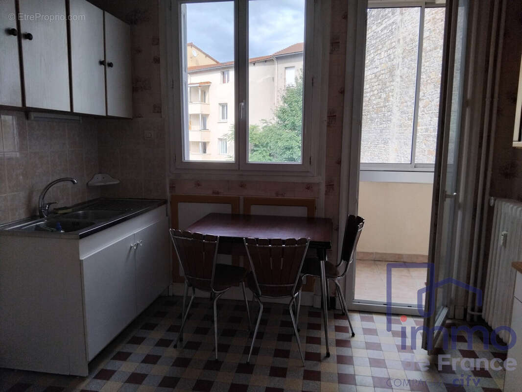 Appartement à SAINT-ETIENNE
